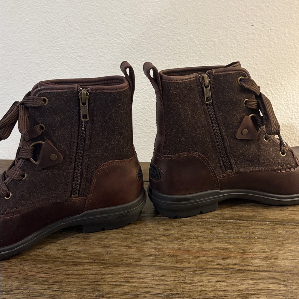 EUC [UGG] Hapsburg Lace Up Wool Brown Leather Outdoor Ankle Boots Women’s Sz 7 - Picture 7 of 11